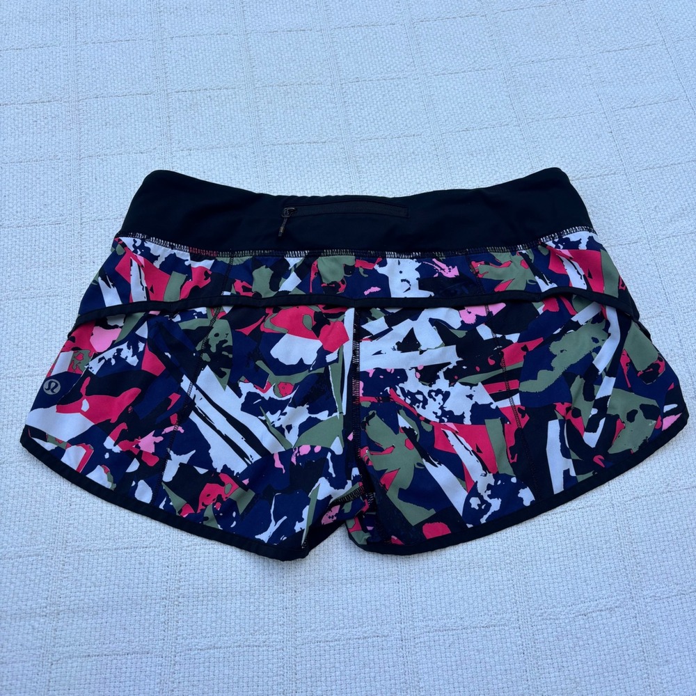 Women's 8 LULULEMON Speed Running Shorts Pop Cut Boom Juice Multi / Black